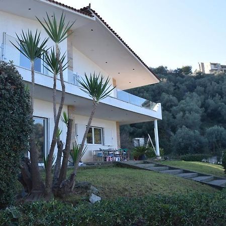 شقة Ολόκληρος Όροφος Αγροτική Οικία نيوس بيرغوس المظهر الخارجي الصورة